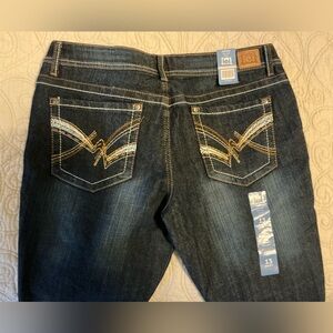 NEW L.E.I. “Ashley” Low Rise Bootcut Jeans Junior's Size 13 Short Dark Blue NWT